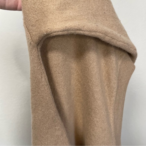 Serra Wool Cashmere V Neck Sweater - Picture 11 of 15